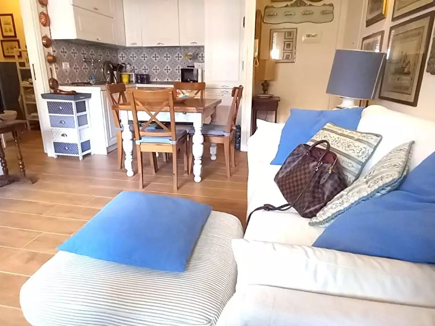 Immagine 25 di Appartamento in vendita  a Carrara