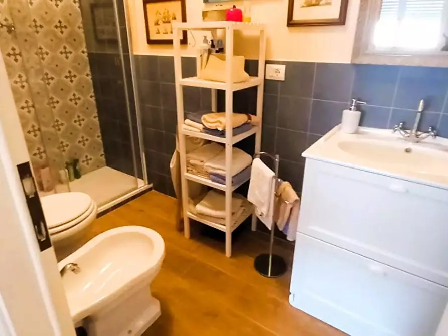 Immagine 49 di Appartamento in vendita  a Carrara