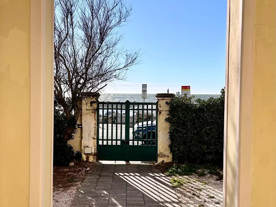 Immagine 41 di Appartamento in vendita  a Pisa