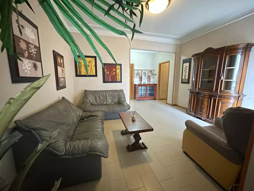 Immagine 1 di Appartamento in vendita  a Carrara