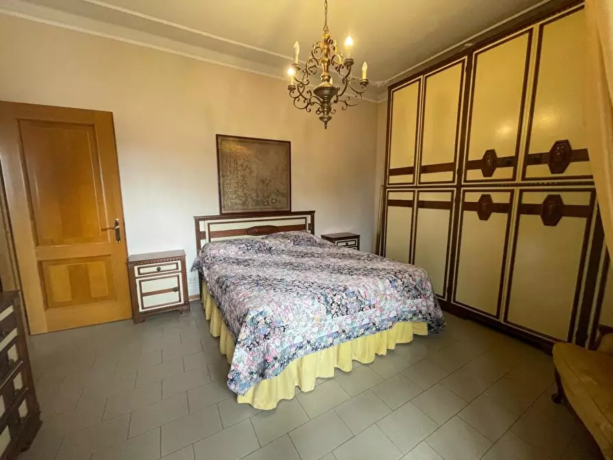 Immagine 11 di Appartamento in vendita  a Carrara