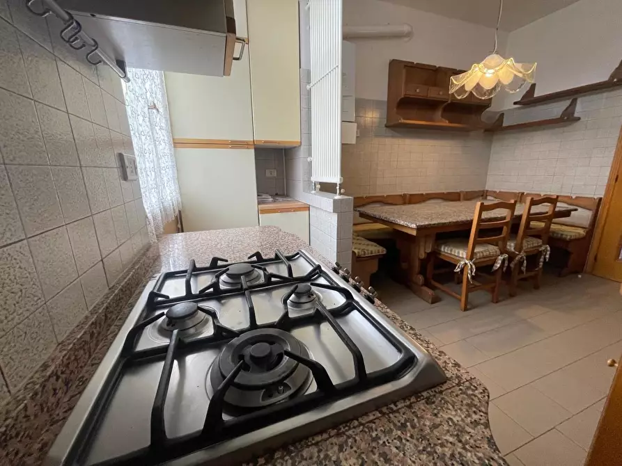 Immagine 4 di Appartamento in vendita  a Carrara