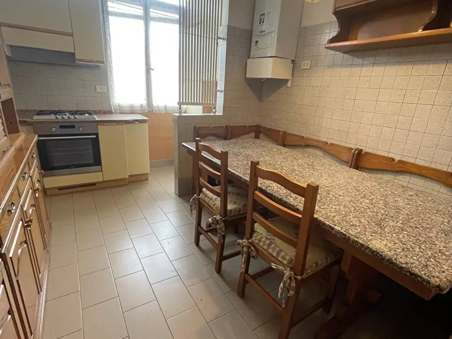 Immagine 3 di Appartamento in vendita  a Carrara