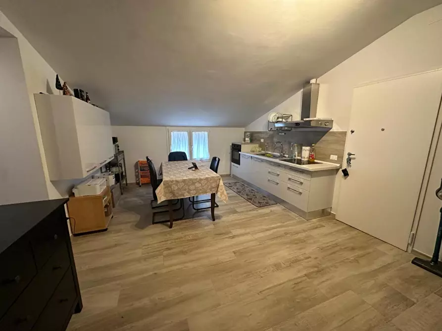 Immagine 14 di Mansarda in affitto  a Capraia E Limite