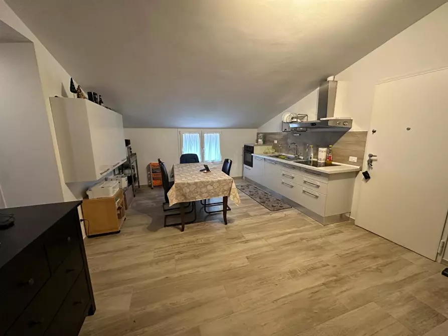 Immagine 3 di Mansarda in affitto  a Capraia E Limite