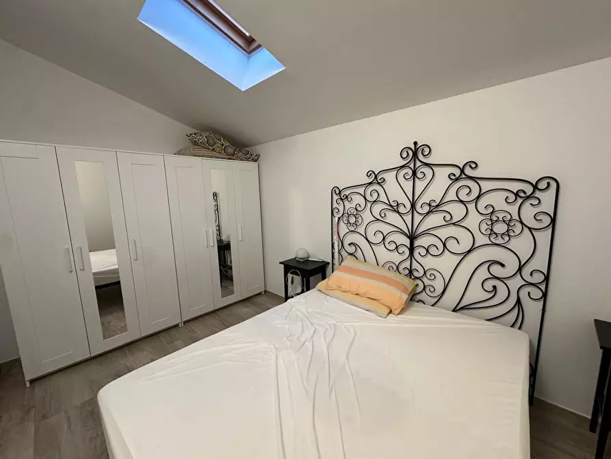 Immagine 17 di Mansarda in affitto  a Capraia E Limite