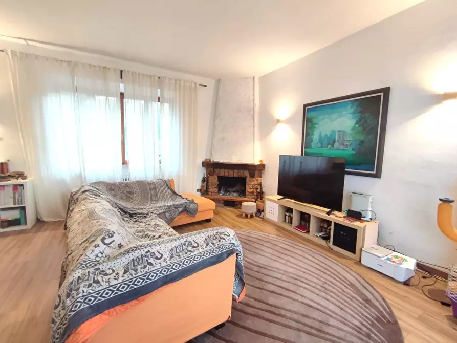 Immagine 9 di Villa in vendita  a Collesalvetti