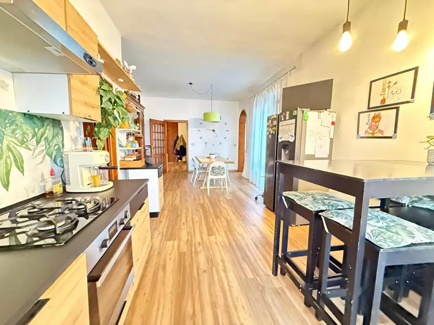 Immagine 2 di Villa in vendita  a Collesalvetti