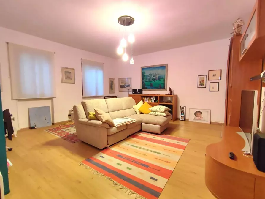 Immagine 39 di Villa in vendita  a Collesalvetti