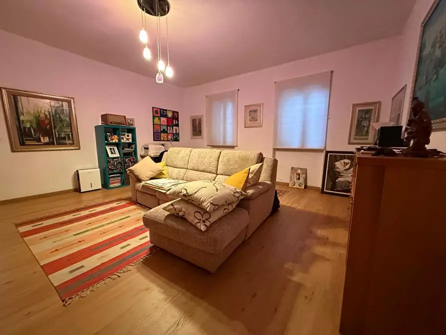 Immagine 37 di Villa in vendita  a Collesalvetti