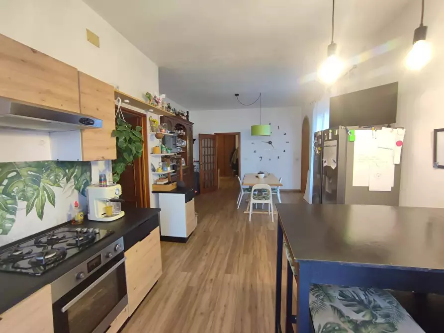 Immagine 1 di Villa in vendita  a Collesalvetti