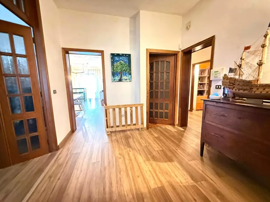 Immagine 5 di Villa in vendita  a Collesalvetti