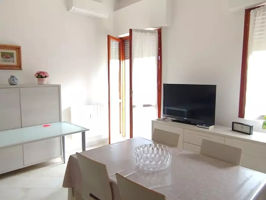 Immagine 3 di Appartamento in vendita  a Viareggio