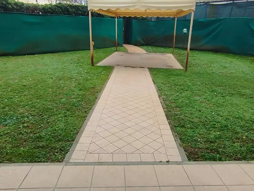 Immagine 14 di Appartamento in vendita  a Viareggio