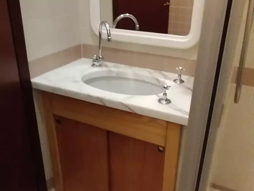 Immagine 10 di Appartamento in vendita  a Viareggio