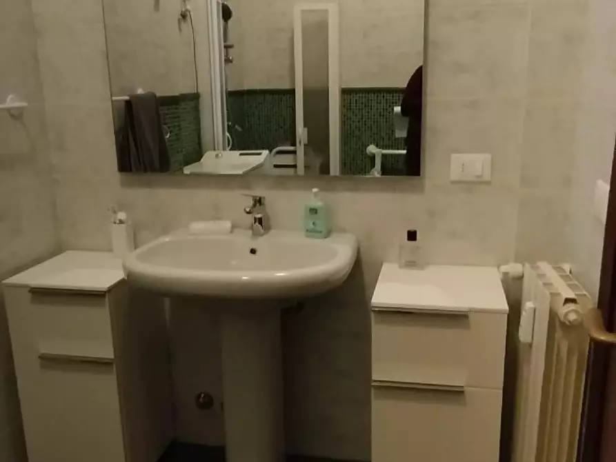 Immagine 8 di Appartamento in vendita  a Viareggio