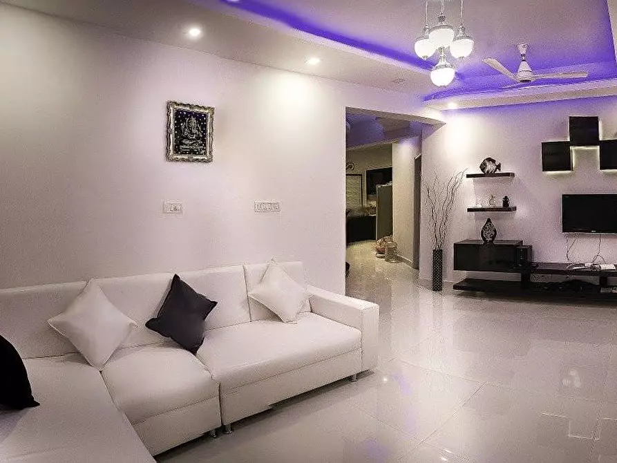 Immagine 10 di Appartamento in vendita  a Viareggio