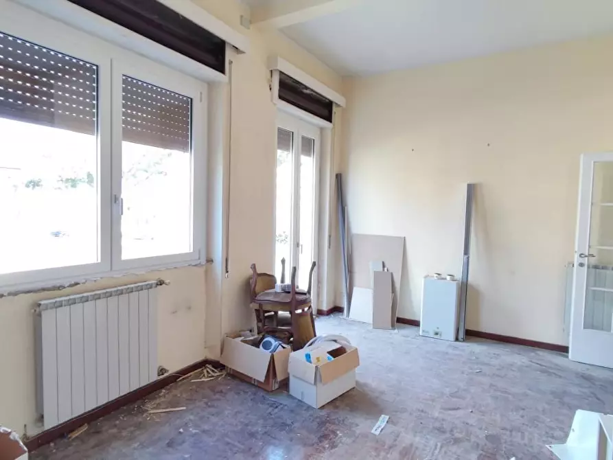 Immagine 1 di Appartamento in vendita  a Viareggio