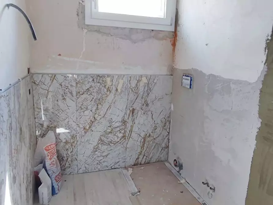 Immagine 5 di Appartamento in vendita  a Viareggio