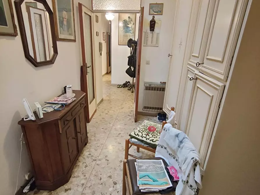 Immagine 16 di Villa in vendita  a Viareggio