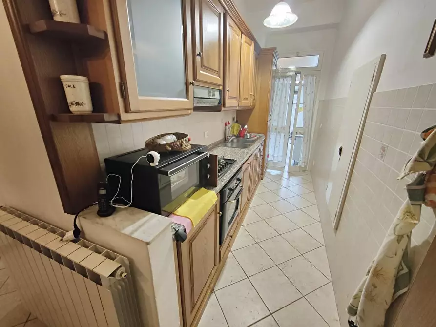 Immagine 2 di Villa in vendita  a Viareggio