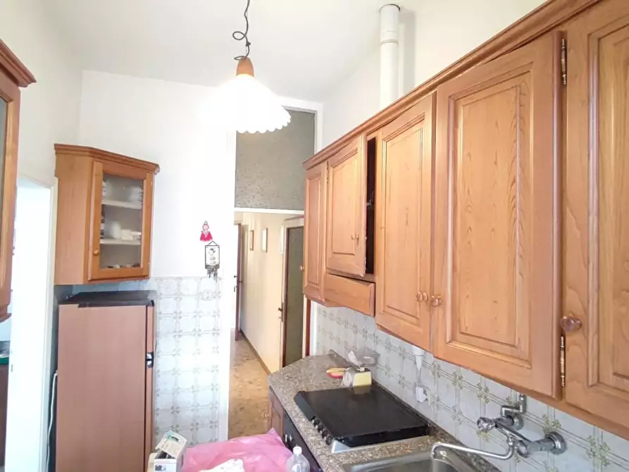 Immagine 12 di Villa in vendita  a Viareggio