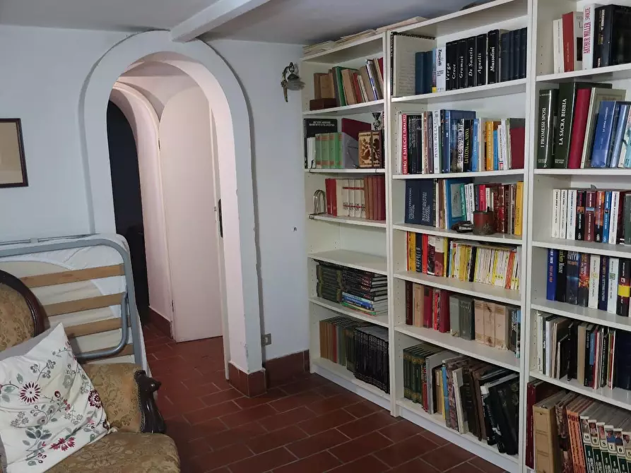 Immagine 11 di Appartamento in vendita  a Carrara