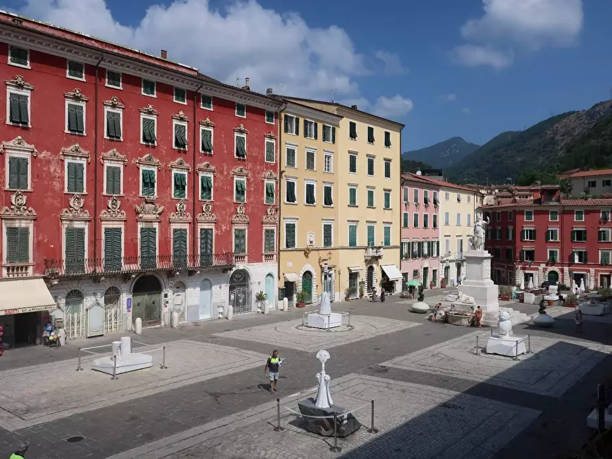 Immagine 19 di Appartamento in vendita  a Carrara