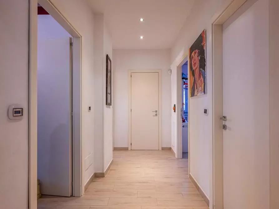 Immagine 14 di Appartamento in vendita  a Livorno