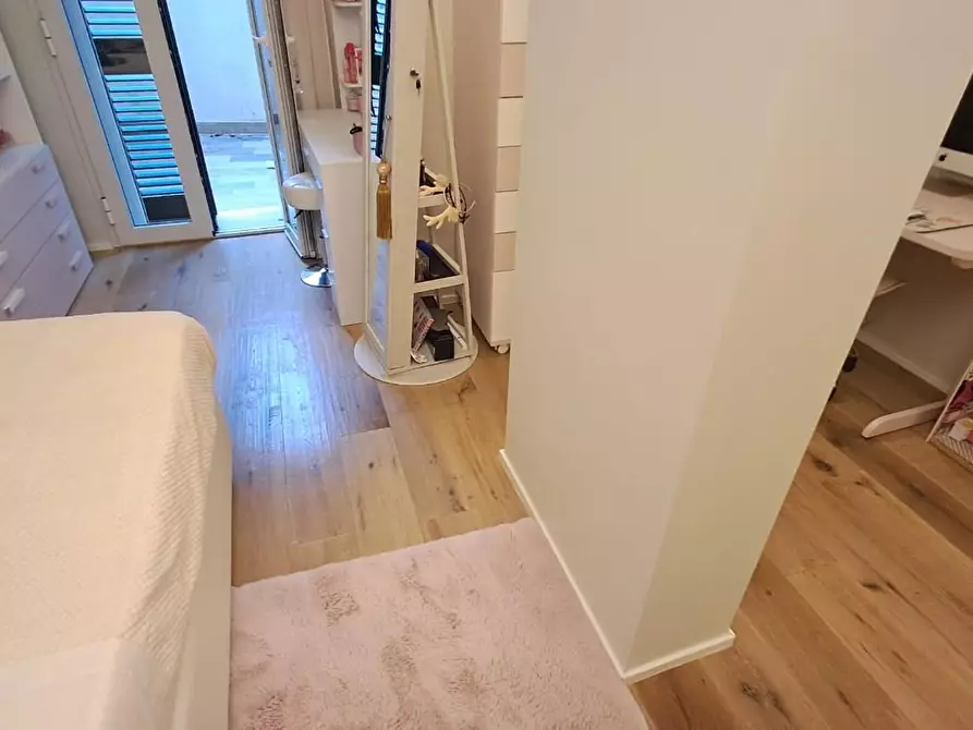 Immagine 39 di Casa trifamiliare in vendita  a Montescudaio