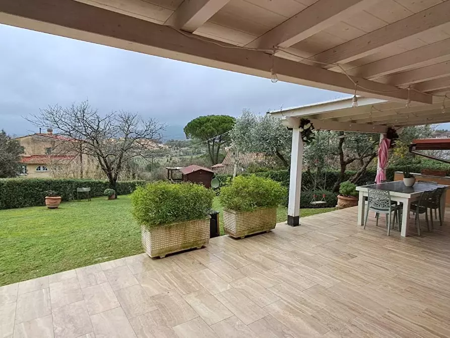 Immagine 4 di Casa trifamiliare in vendita  a Montescudaio