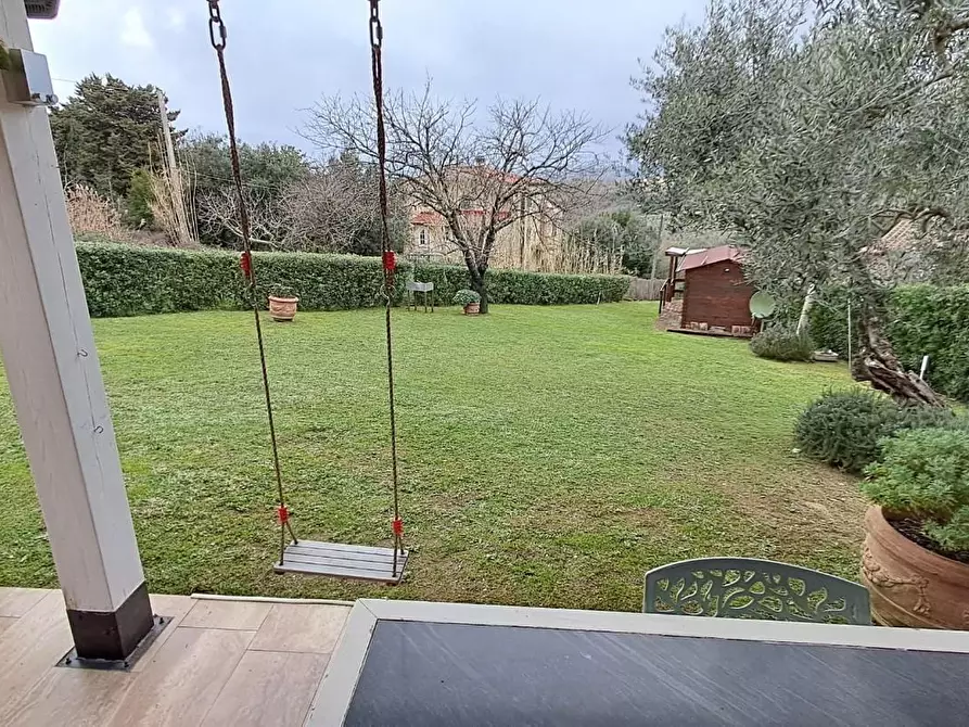 Immagine 11 di Casa trifamiliare in vendita  a Montescudaio