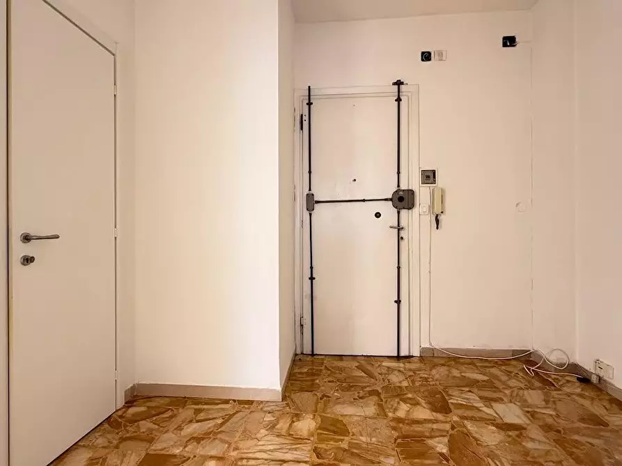 Immagine 4 di Appartamento in vendita  a Massa