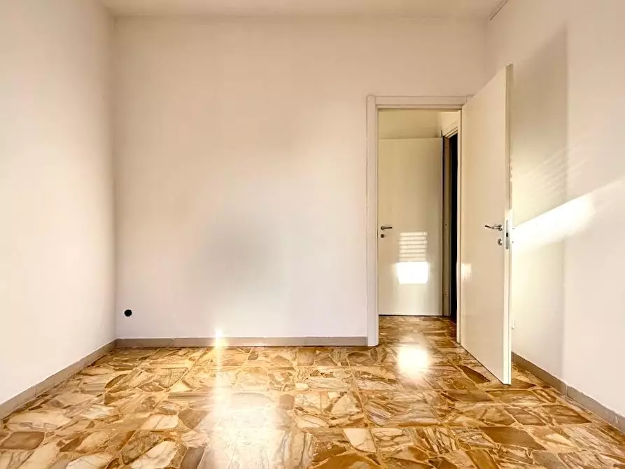 Immagine 14 di Appartamento in vendita  a Massa