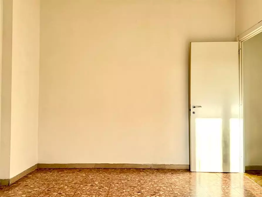 Immagine 9 di Appartamento in vendita  a Massa