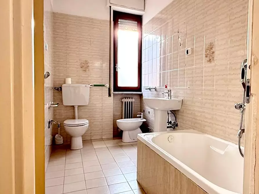 Immagine 22 di Appartamento in vendita  a Massa