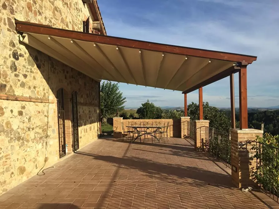 Immagine 10 di Villa in vendita  a Siena