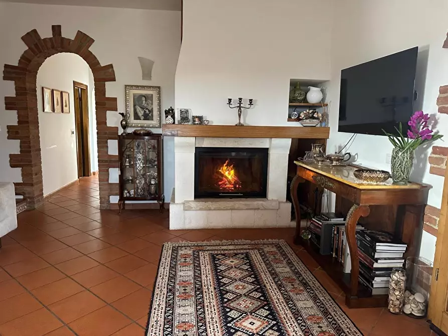 Immagine 12 di Villa in vendita  a Siena