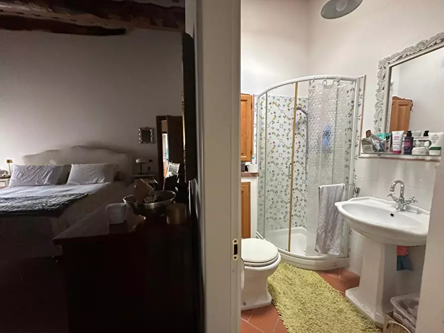 Immagine 31 di Villa in vendita  a Siena