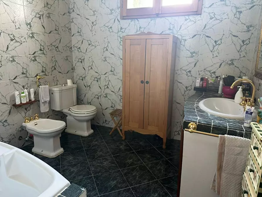 Immagine 30 di Villa in vendita  a Siena