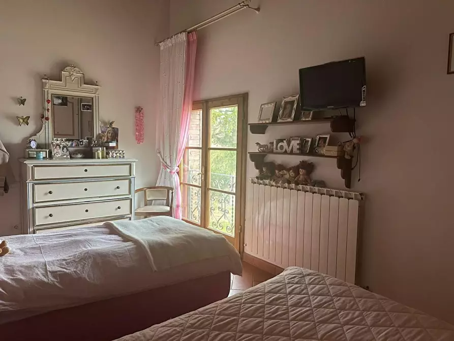 Immagine 25 di Villa in vendita  a Siena