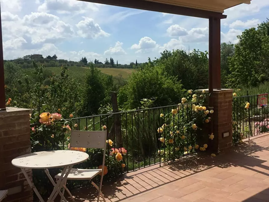 Immagine 3 di Villa in vendita  a Siena