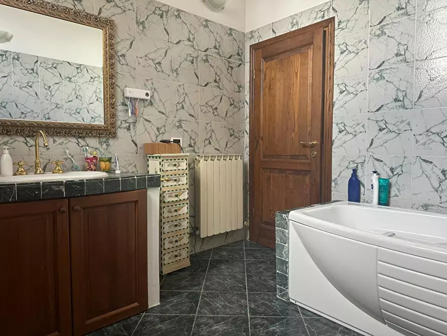 Immagine 29 di Villa in vendita  a Siena