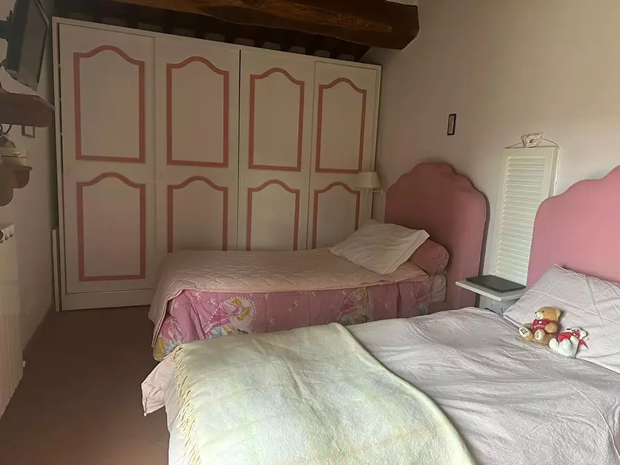 Immagine 26 di Villa in vendita  a Siena