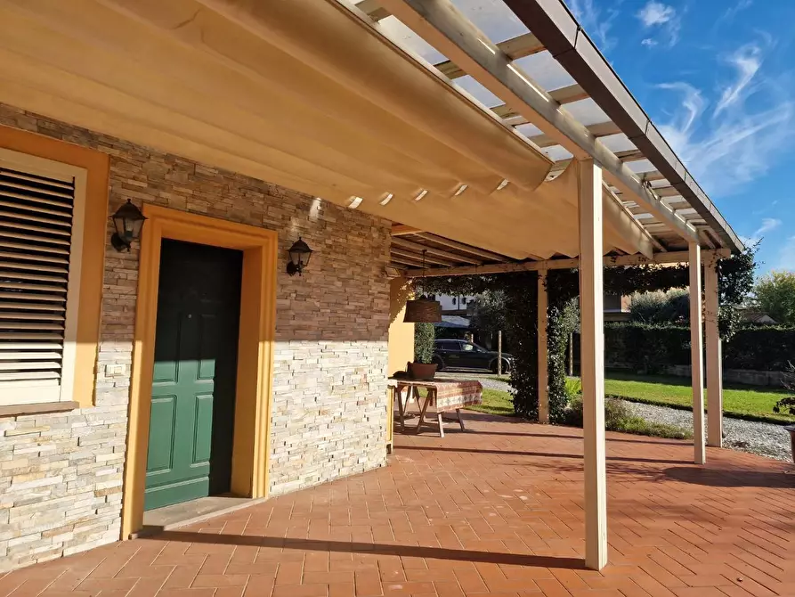 Immagine 46 di Villa in vendita  a Crespina Lorenzana