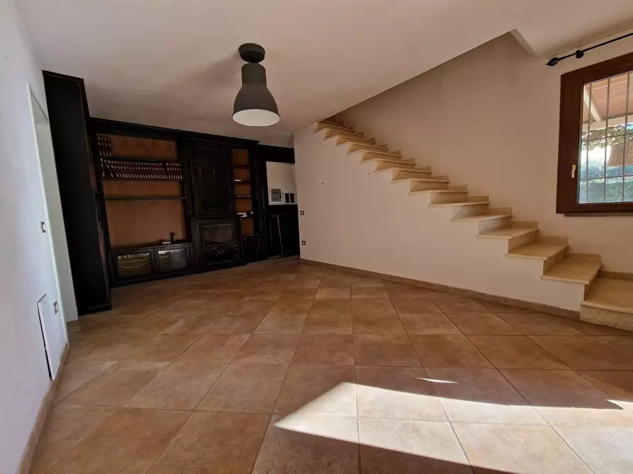 Immagine 7 di Villa in vendita  a Crespina Lorenzana