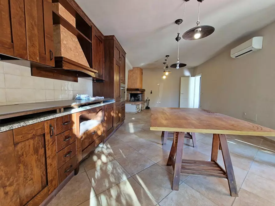 Immagine 18 di Villa in vendita  a Crespina Lorenzana