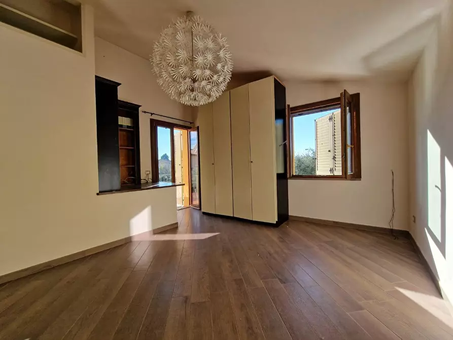 Immagine 33 di Villa in vendita  a Crespina Lorenzana