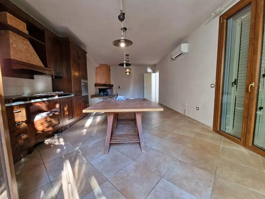 Immagine 12 di Villa in vendita  a Crespina Lorenzana