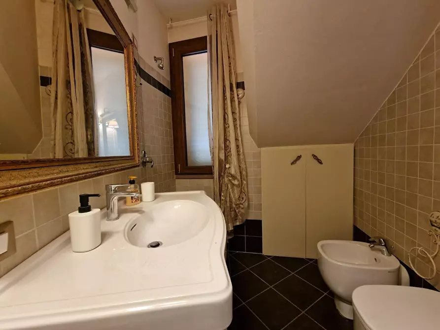 Immagine 31 di Villa in vendita  a Crespina Lorenzana